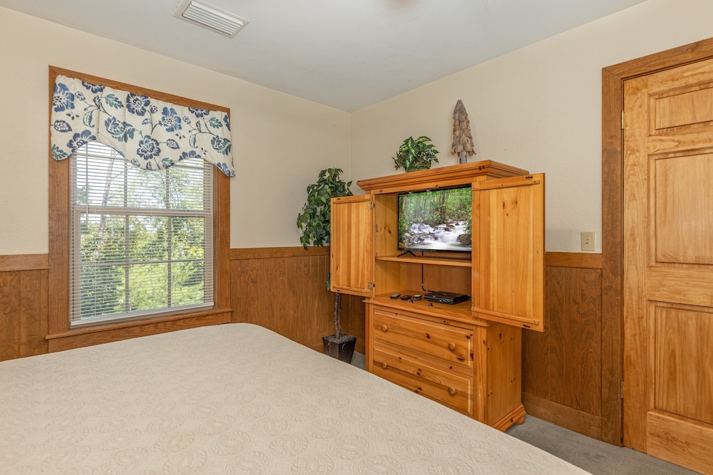 House, Multiple Beds, Hot Tub