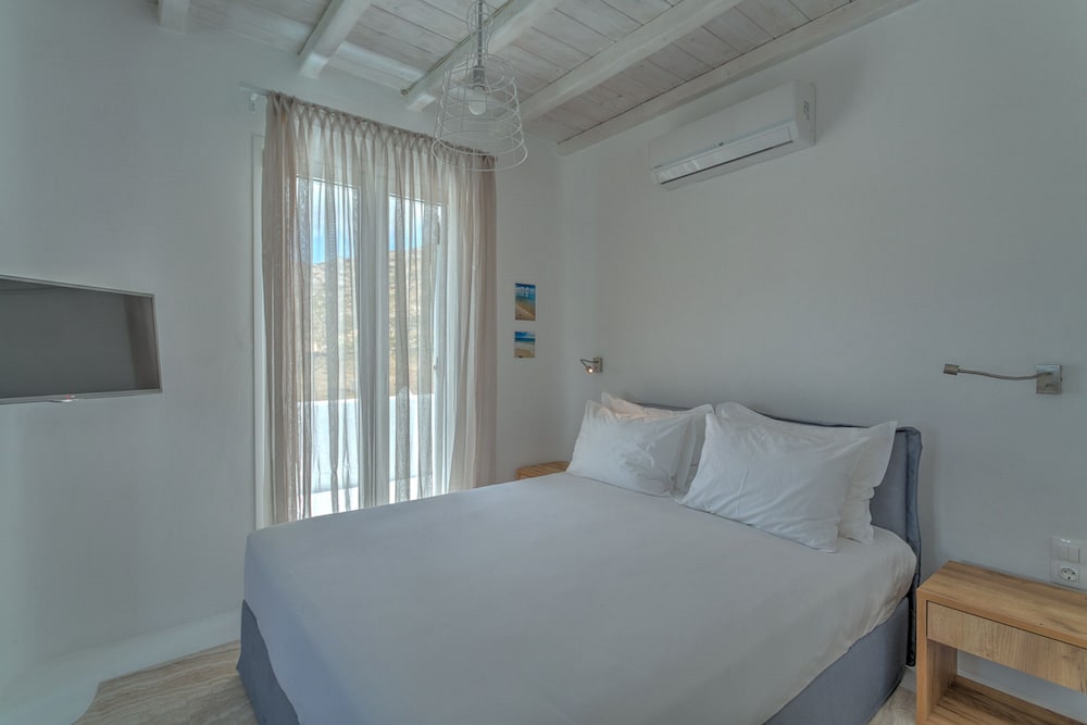 Villa Enorasis - 3 Bedroom Villa