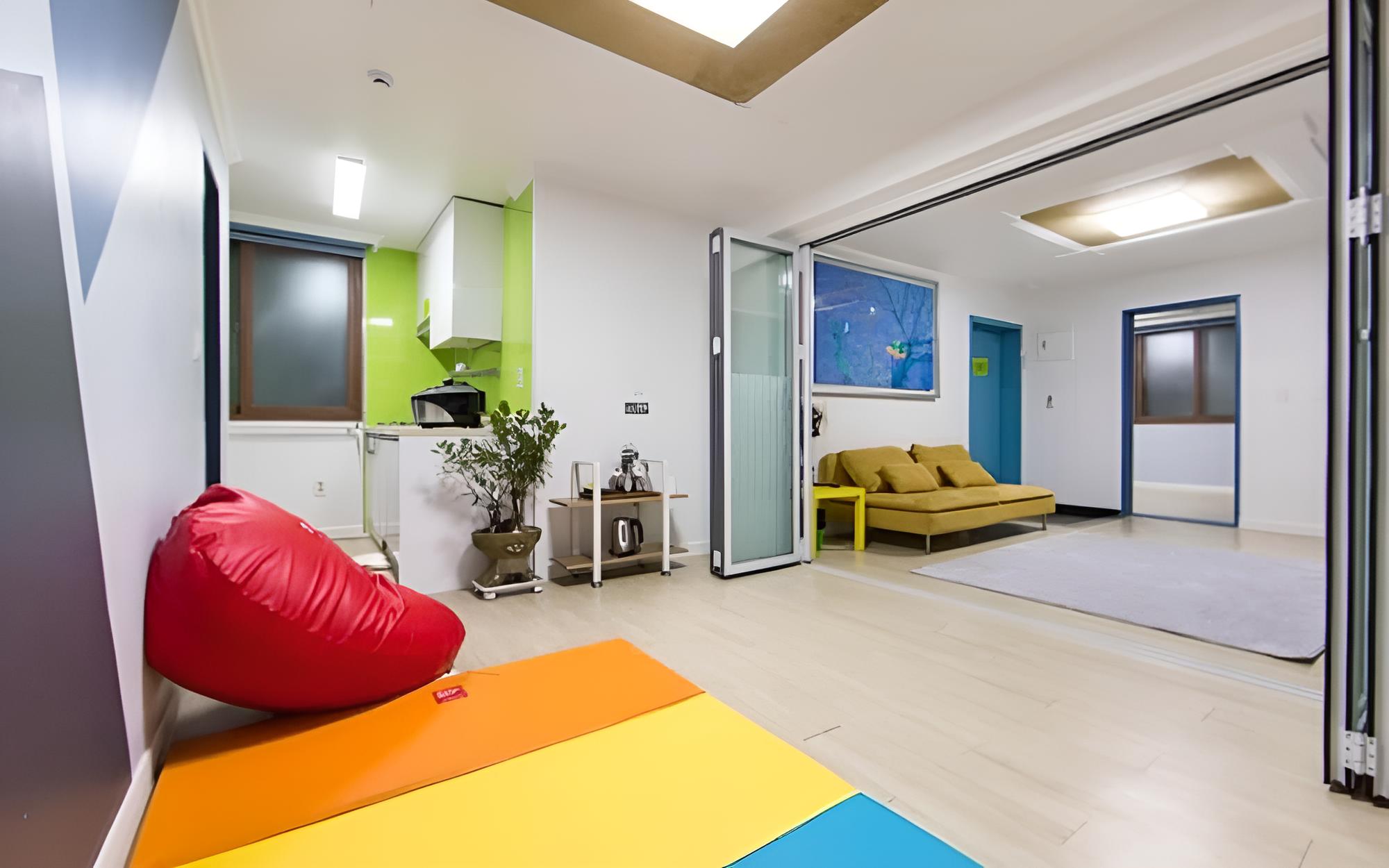 Room (100 (large rooms karaoke rooms)) photo 1