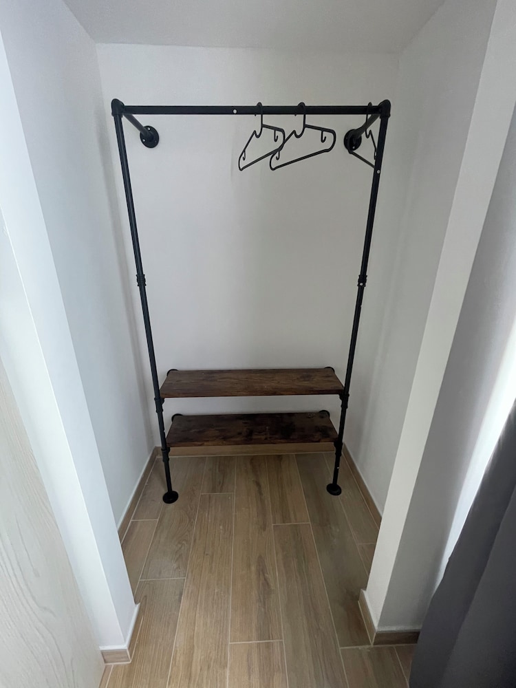 Basic Condo photo 3