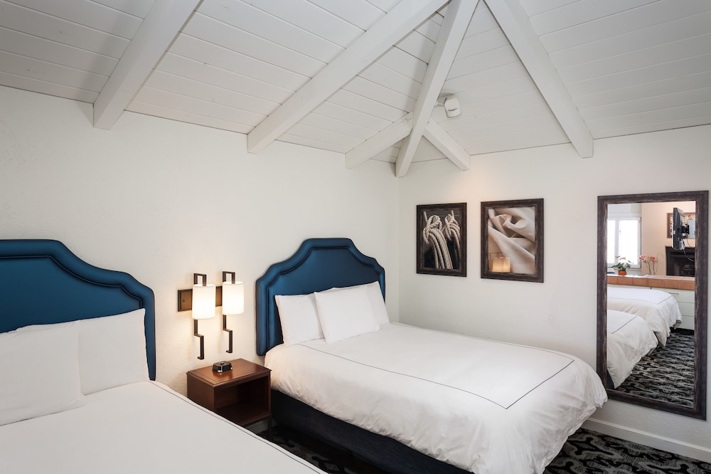 Junior Room, 2 Double Beds photo 1