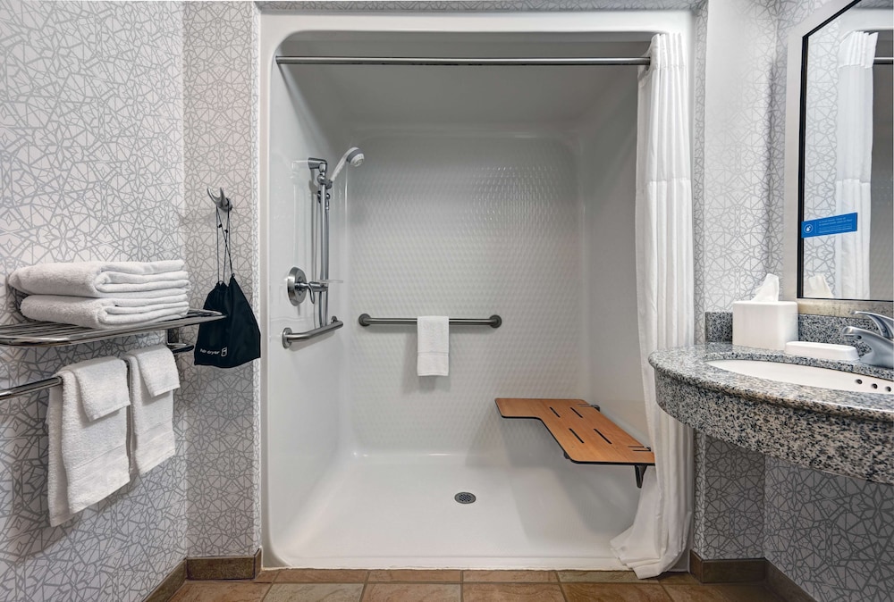 Room, Accessible, Non Smoking - Photo 8