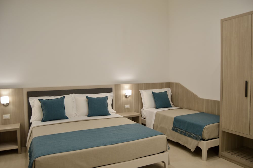 Basic Triple Room photo 3