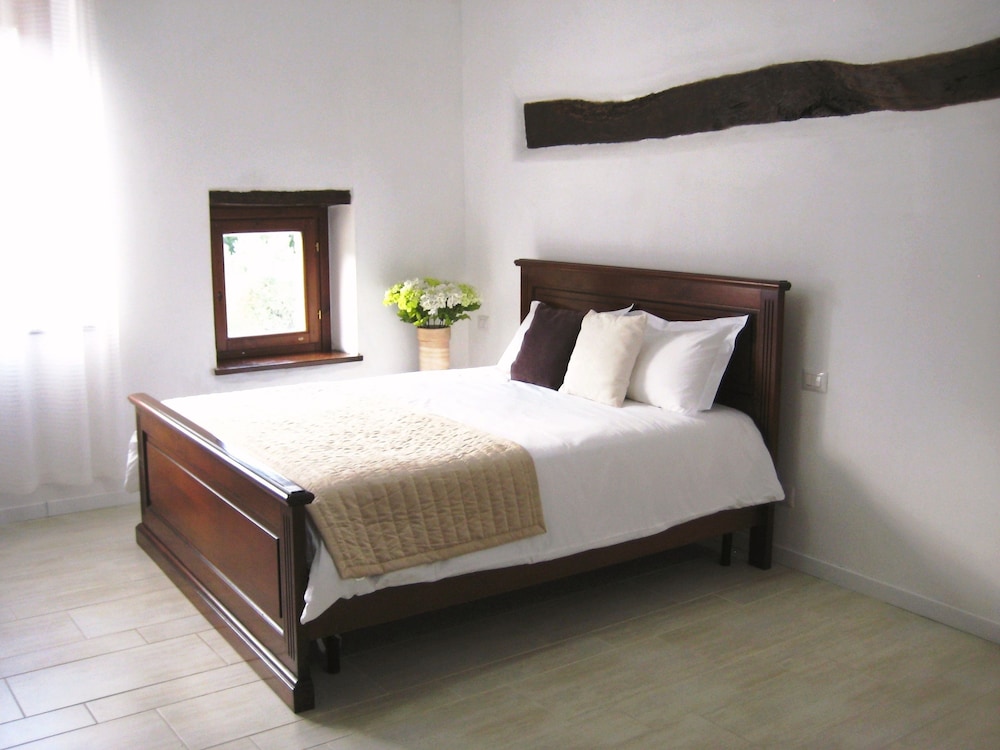 Deluxe Double or Twin Room, Jetted Tub photo 2