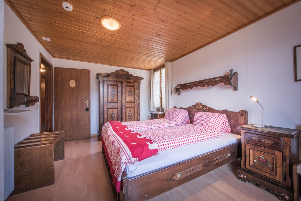 Double Room, Balcony, Mountain View (Jungfrau) photo 3