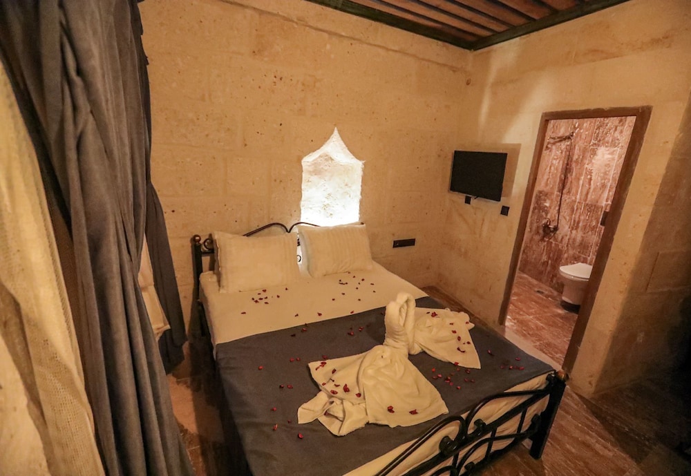 Efe Stone Room - Photo 5