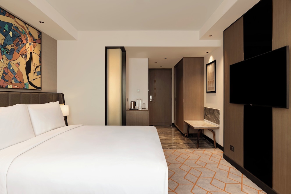 Standard Room, 1 King Bed photo 1