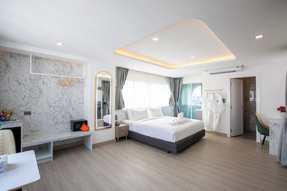 Bunk With Bathtub+Corner King