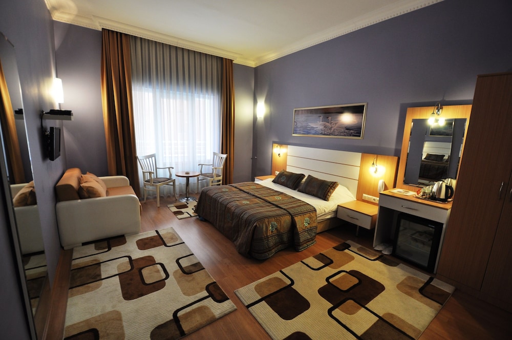 Basic Triple Room photo 2