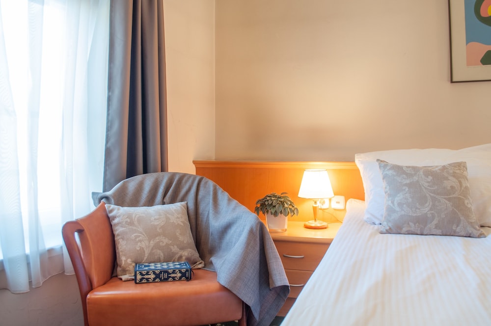 Standard Double Room (Loft) - Photo 9