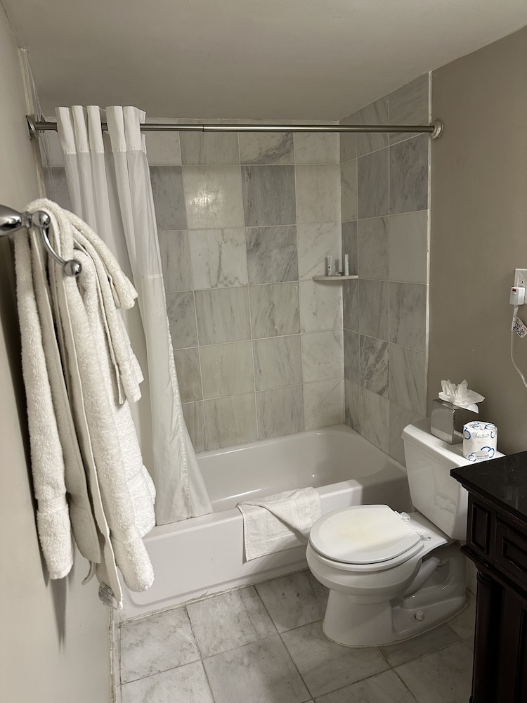 Deluxe Room, 1 Queen Bed - Photo 3