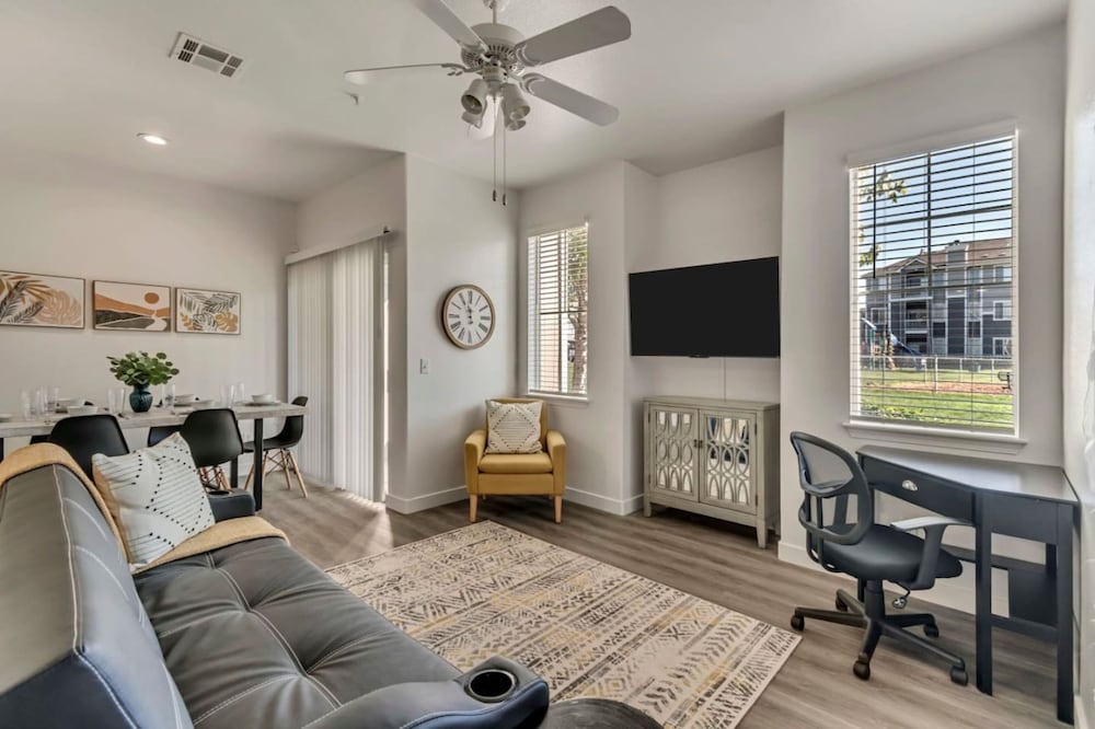Apartment photo 1