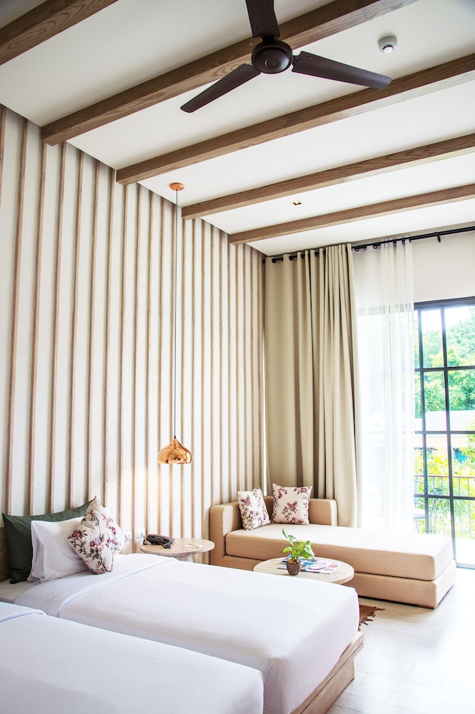 Deluxe Plantation Room photo 3