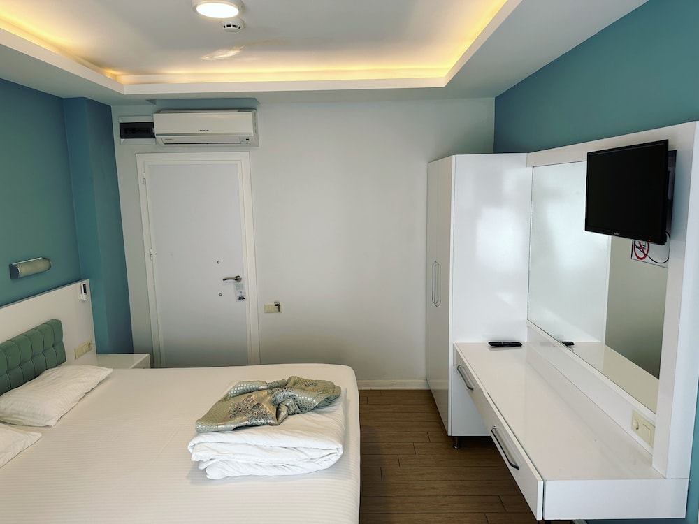 Deluxe Room - Photo 3