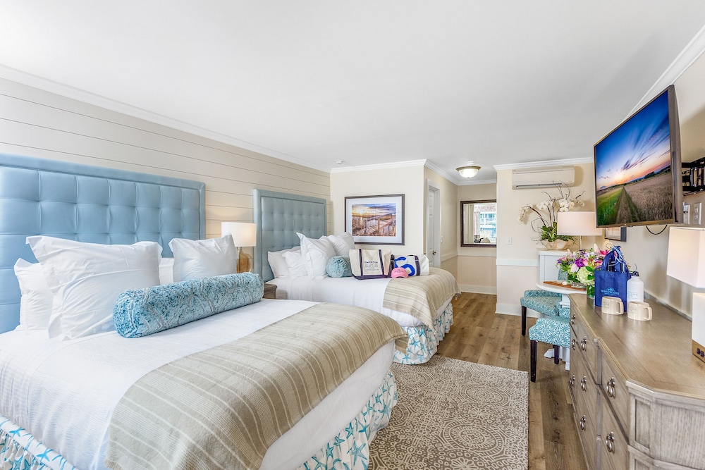 Premium Room, 2 Queen Beds, Patio, Garden View