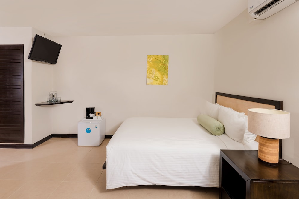 Room, Garden View - Photo 2