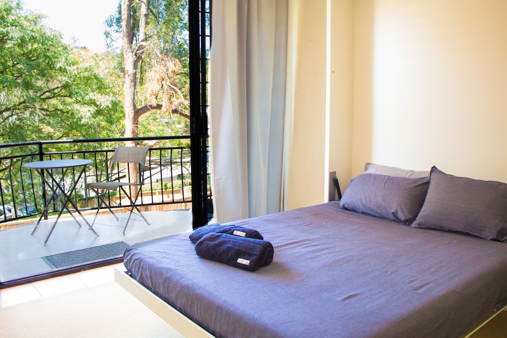 Standard Apartment, 1 Bedroom, Pool Access, Courtyard View photo 1
