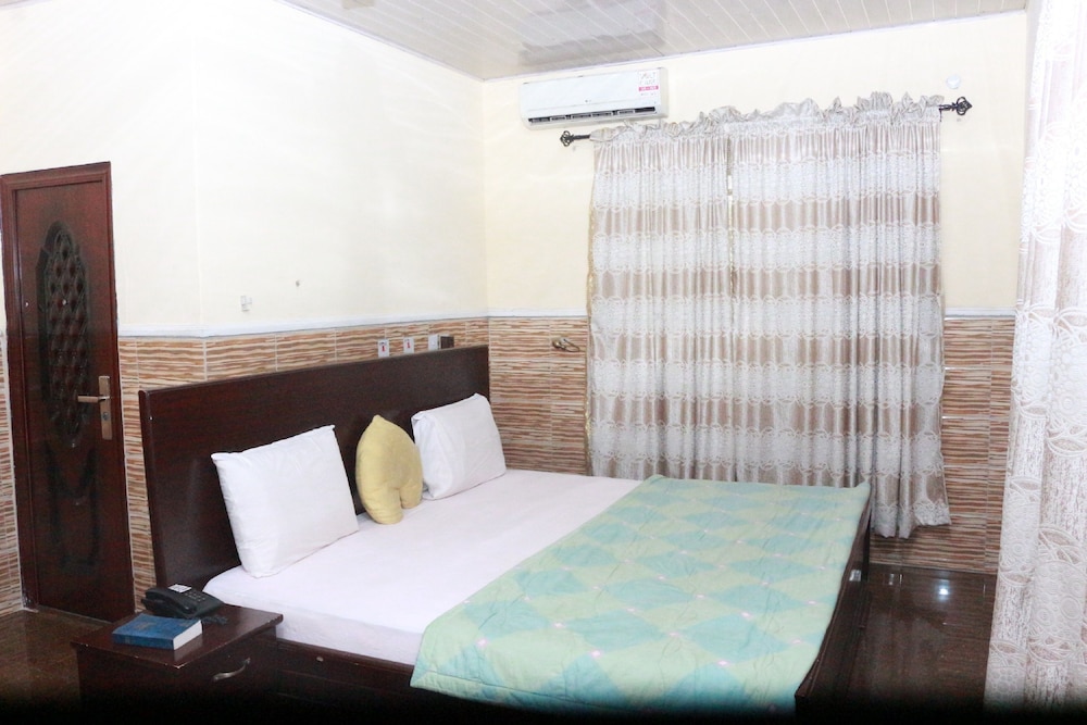 Standard Room photo 2