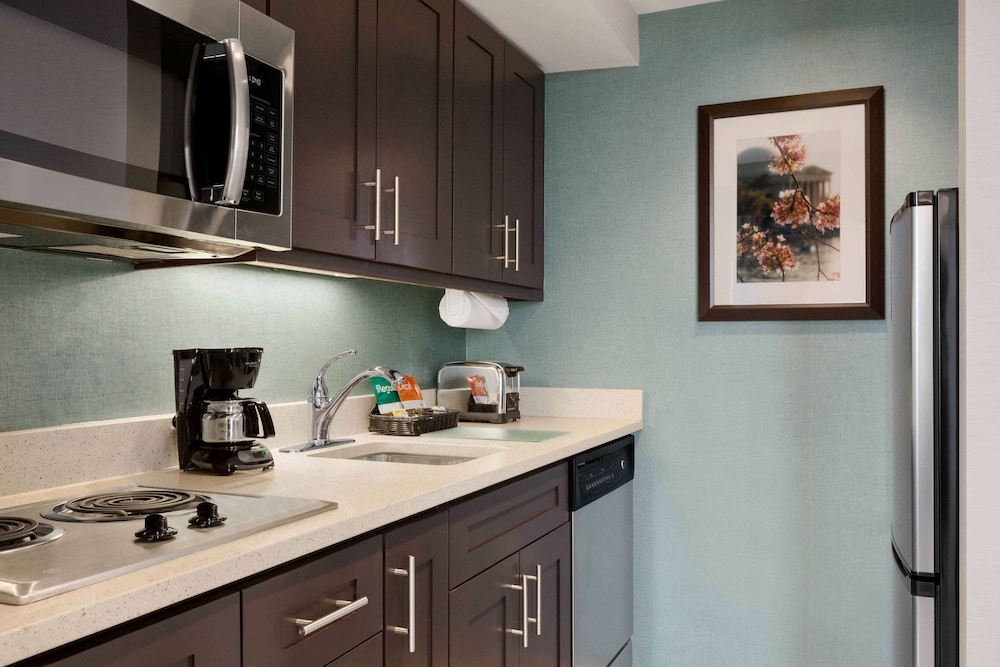 Premium Suite, 1 King Bed, Accessible, Bathtub