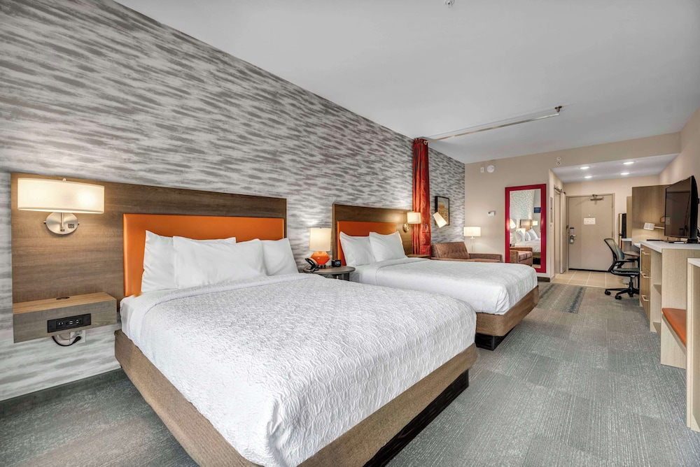 Studio Suite, 2 Queen Beds, Accessible, Bathtub - Photo 1