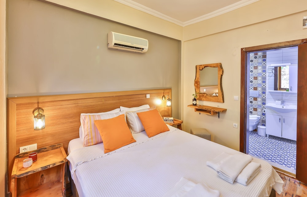 Double Room - Photo 7