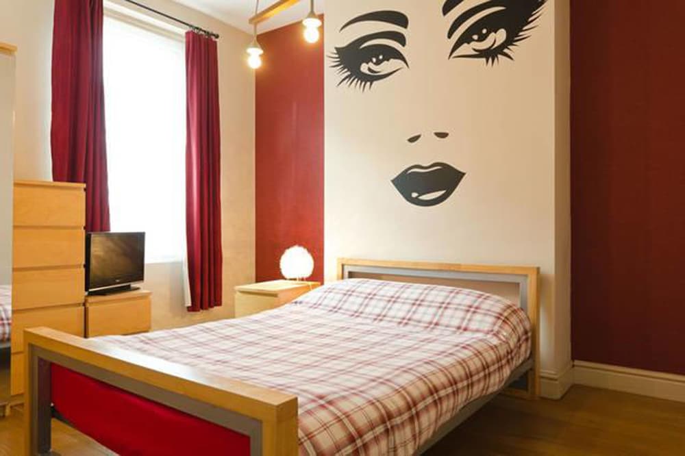 Standard Single Room with Shared Bathroom