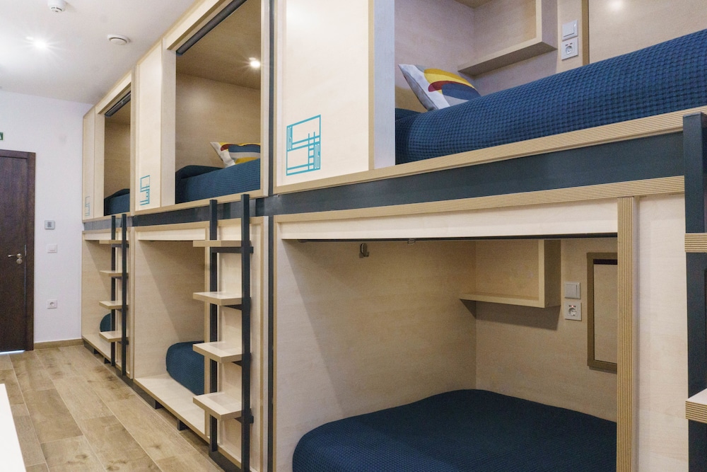 Deluxe Shared Dormitory, Mixed Dorm, Shared Bathroom (1 bed in a 6-Bed Dormitory Room) photo 3