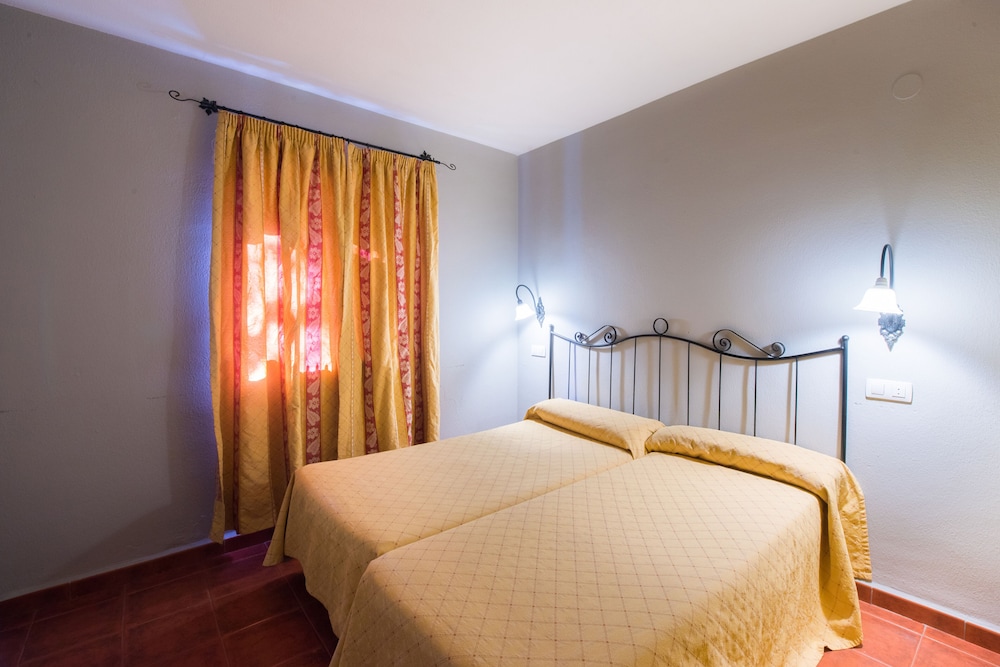 Twin Room (2 adults) photo 2