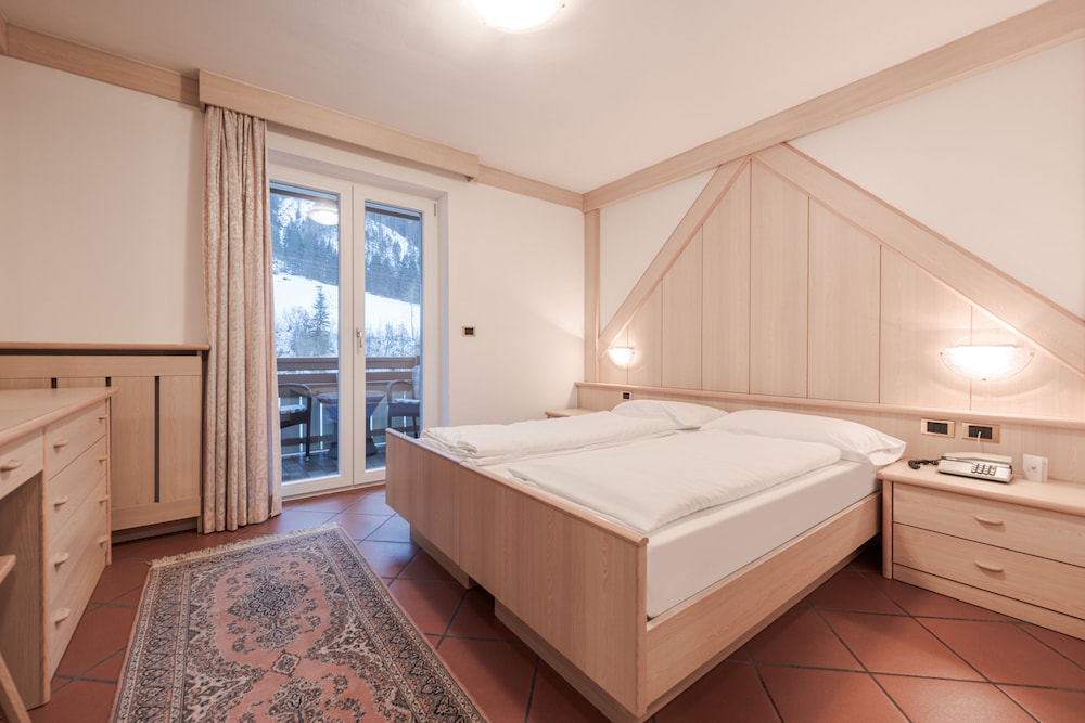 Economy Double Room Single Use photo 3