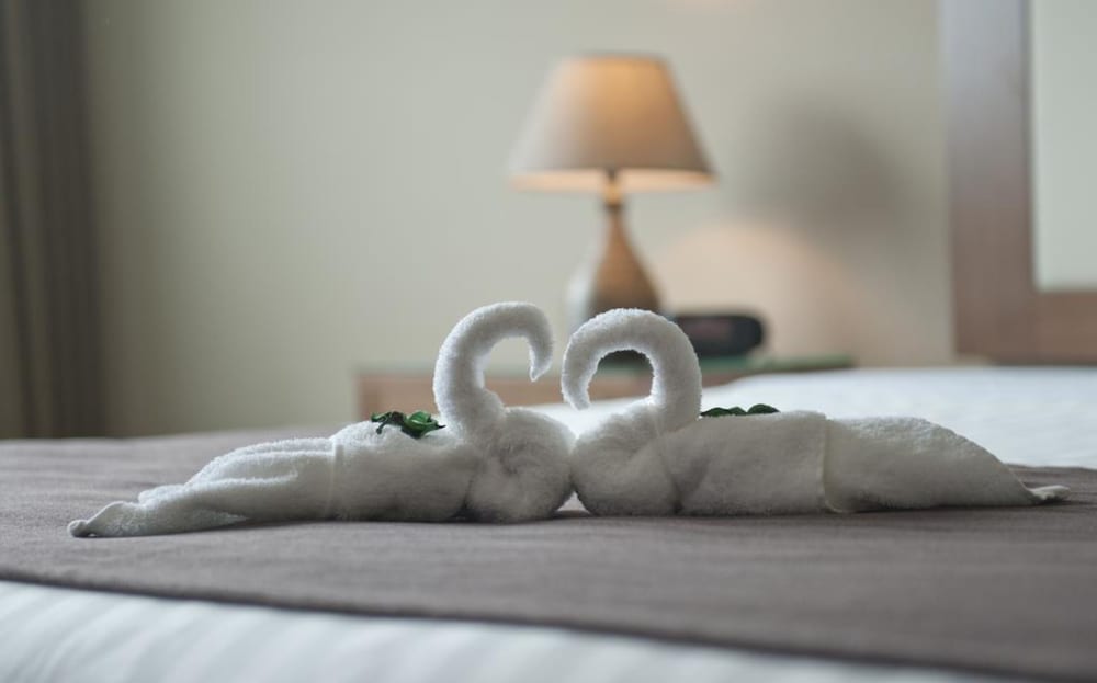 Deluxe Room, 1 King Bed, Balcony photo 2