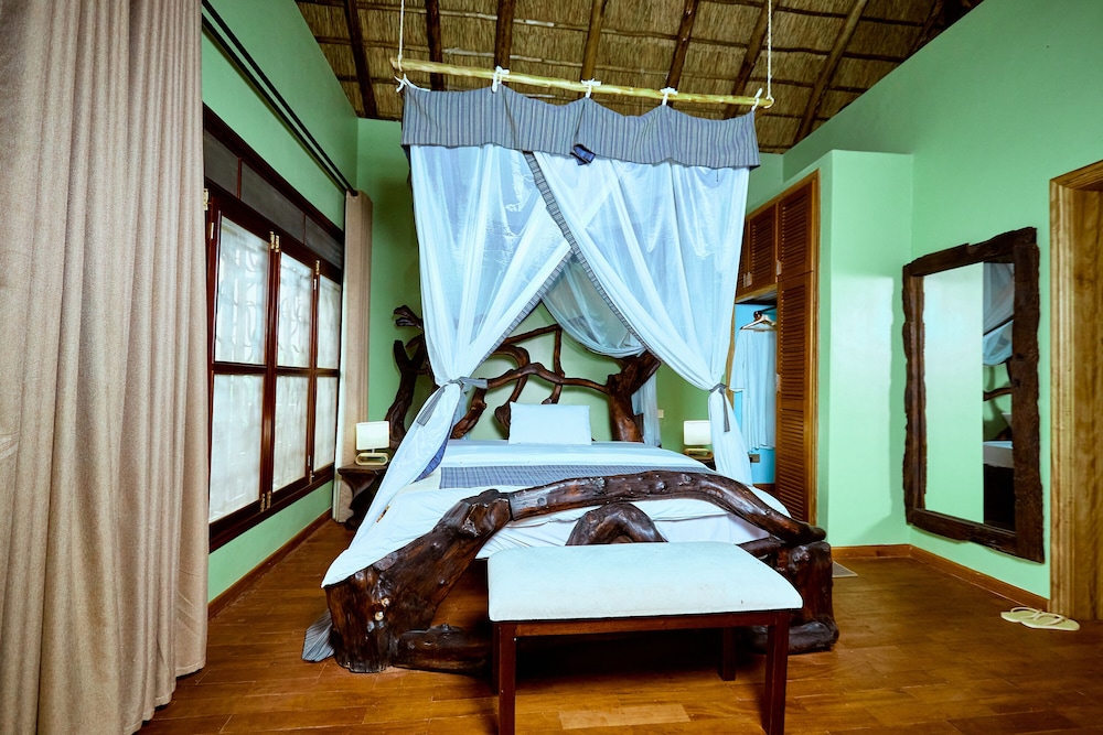 Deluxe Single Room, Bathtub, Park View photo 3