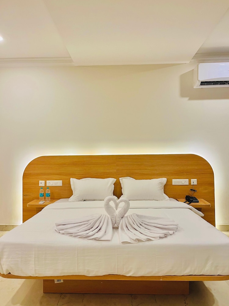 Standard Double Room, City View