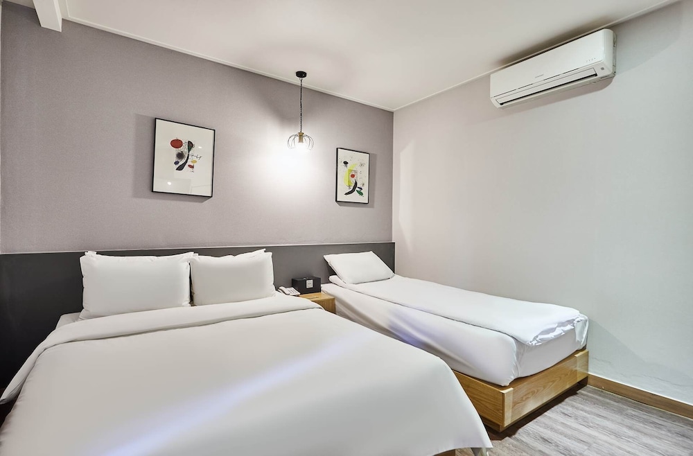 Standard Twin Room, Multiple Beds, Non Smoking (previously Pacific Hotel GimpoAirport) - Photo 2