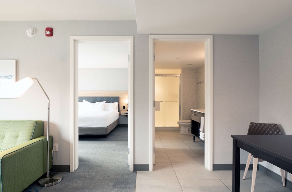 Suite, 1 Bedroom thumbnail 5