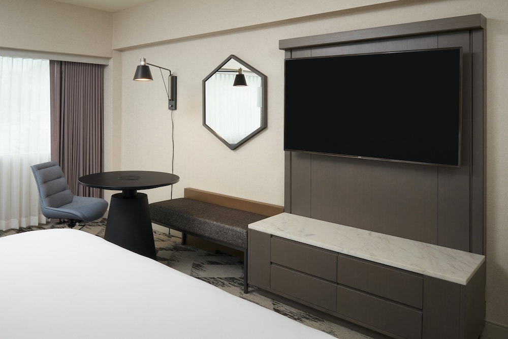 Club Room, 2 Queen Beds - Photo 2