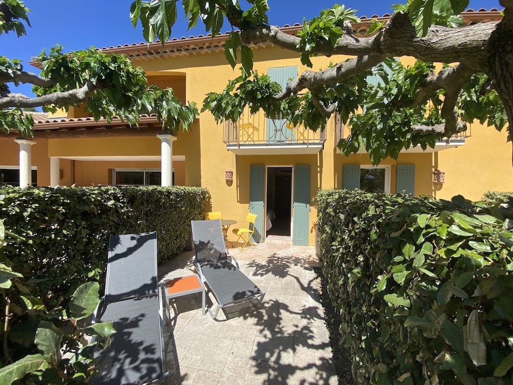 Deluxe Double or Twin Room, Terrace, Park View photo 2