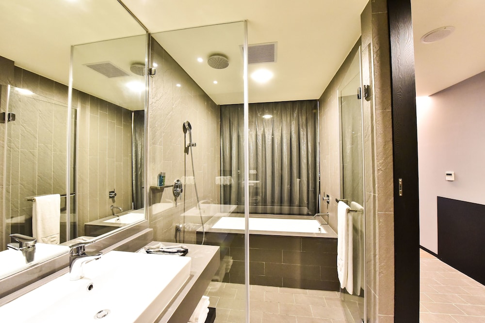 Deluxe Triple Room photo 3