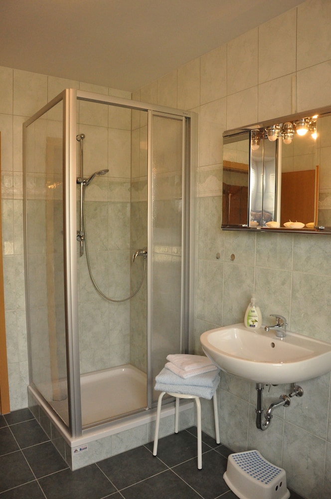 Basic Condo, 2 Bedrooms, Non Smoking photo 2