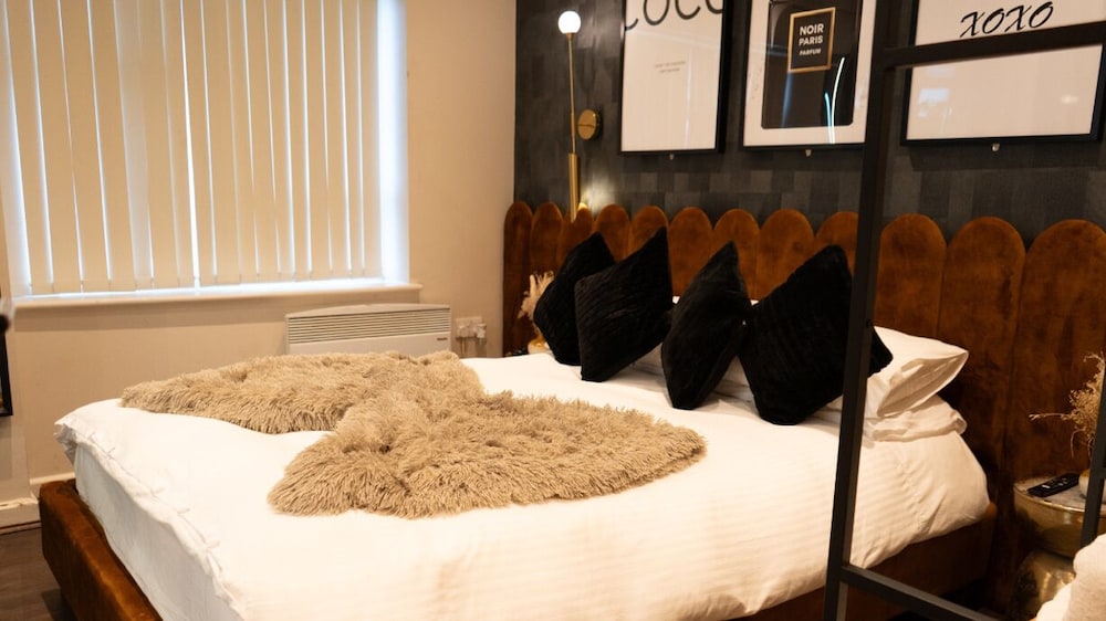 Deluxe Apartment, Hot Tub - Photo 4