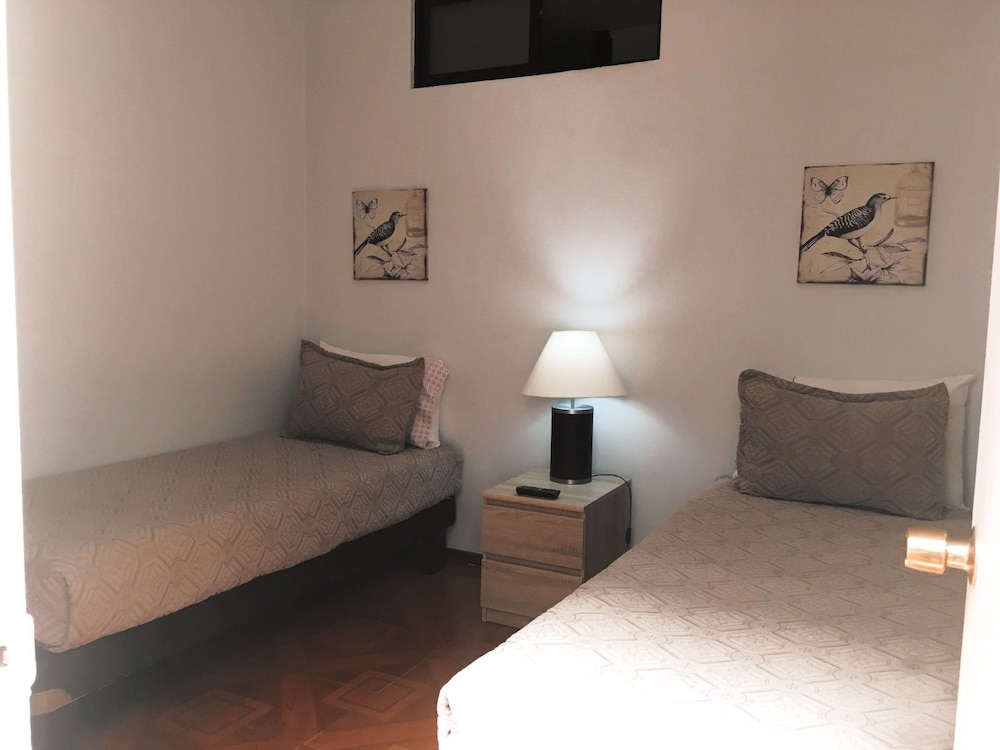Classic Twin Room, Shared Bathroom