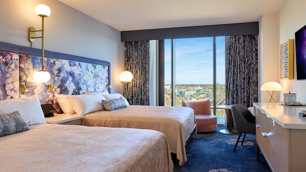 Park View Club Level 2 Queen Beds (Dedicated Entrance to Epic Universe**)