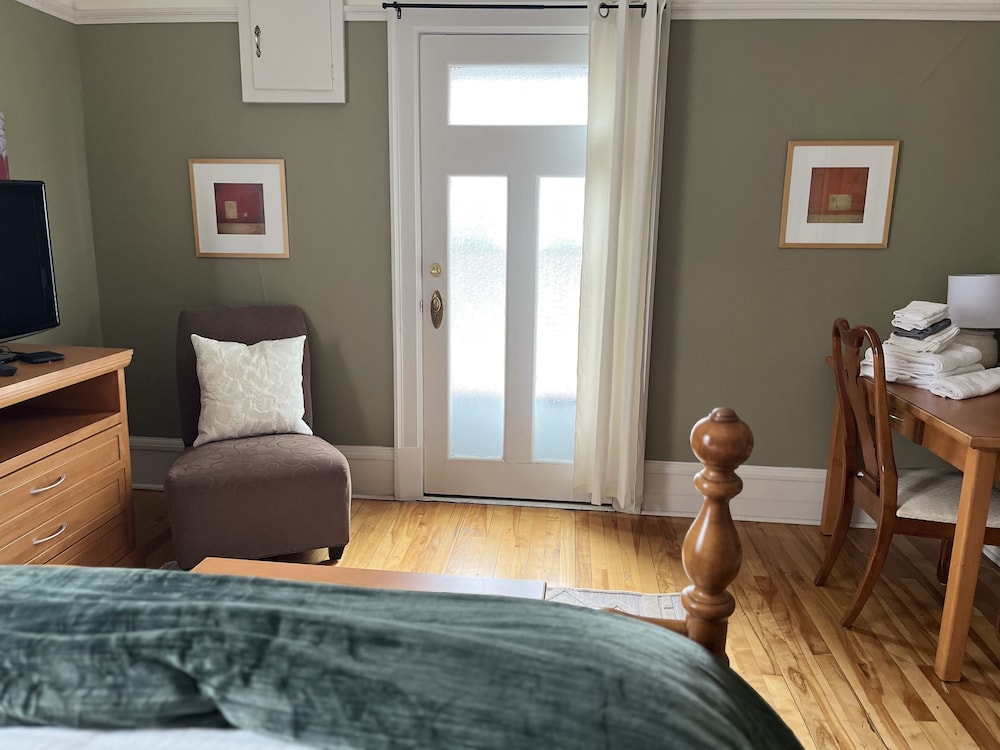 Premium Single Room photo 2