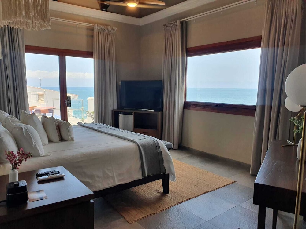 Deluxe Room, Ocean View (lupita)
