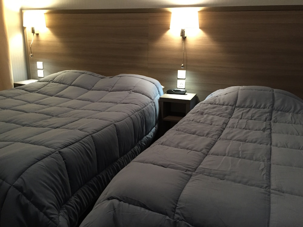 Classic Triple Room, 3 Twin Beds photo 3