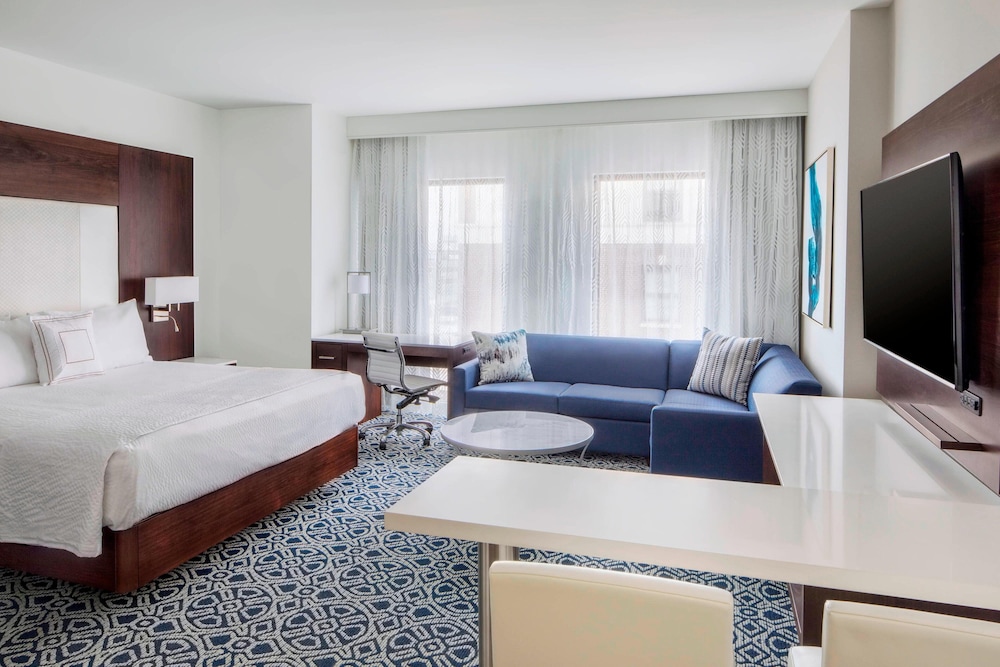 Studio, 2 Queen Beds (Mobility Accessible, Roll-In Shower) photo 2