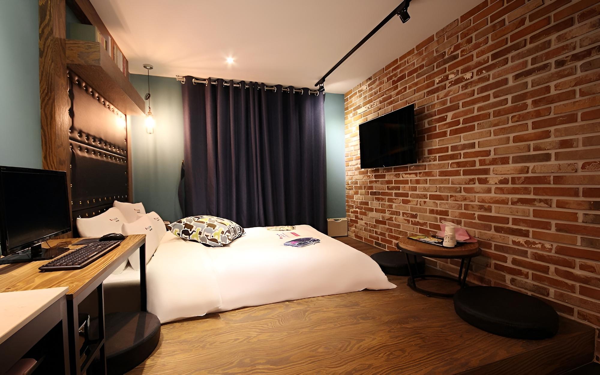 Room (Premium (Netflix YouTube air dressers) - Photo 3