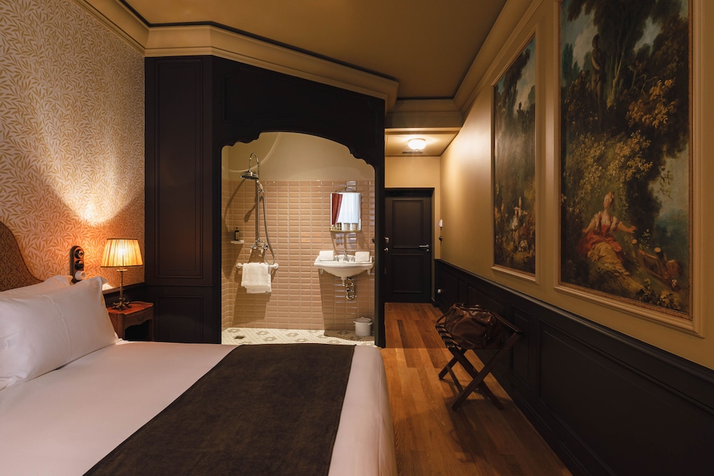 Traditional Double Room, Courtyard View - Photo 5