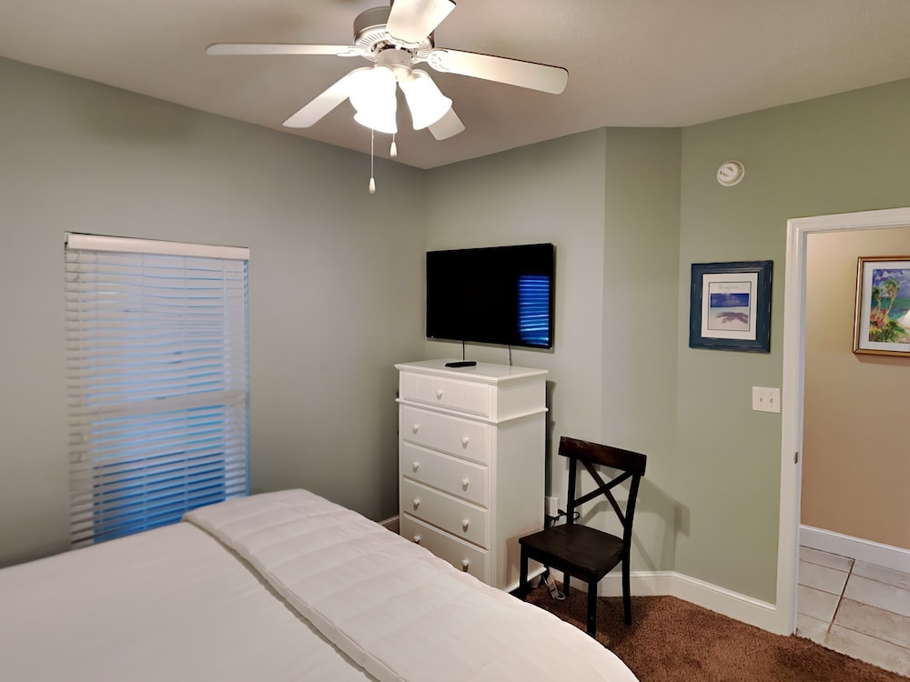 Condo, 2 Bedrooms, Ocean View (T1 2005 - No Pets)