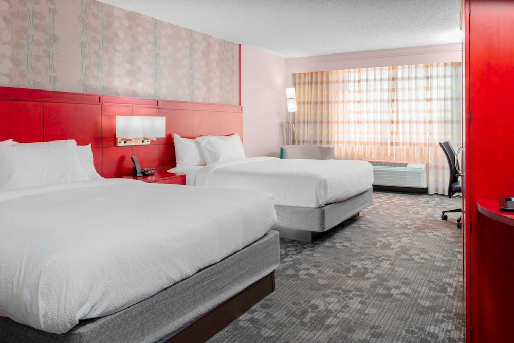 Room, 2 Queen Beds (Hearing Accessible) - Photo 2