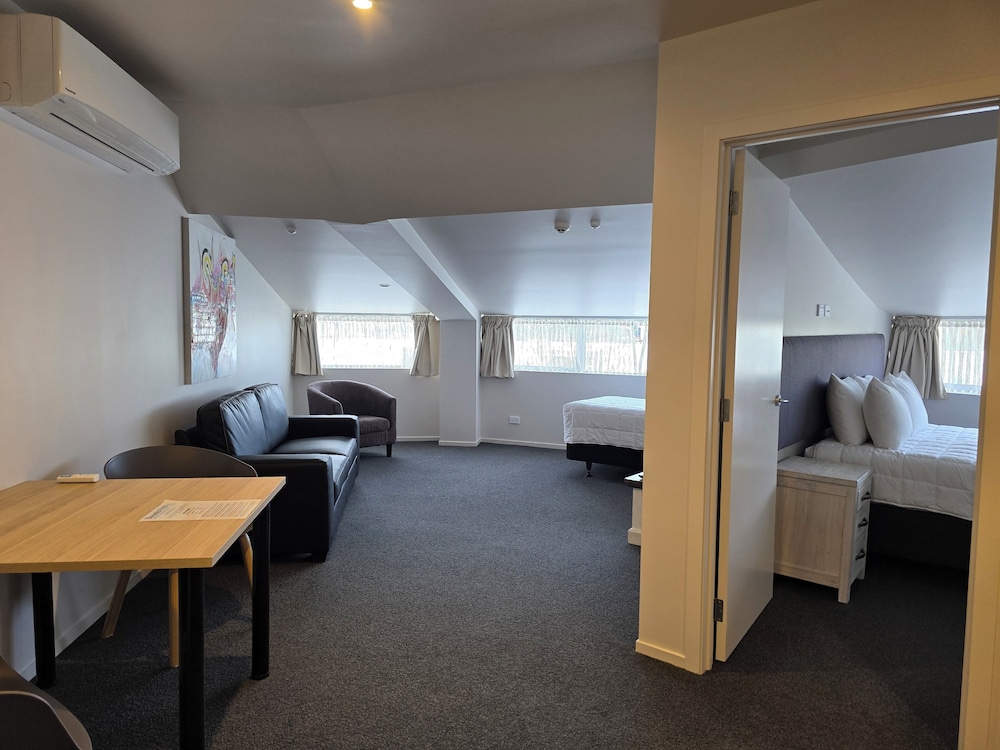 Apartment- Stair access only (Round House)